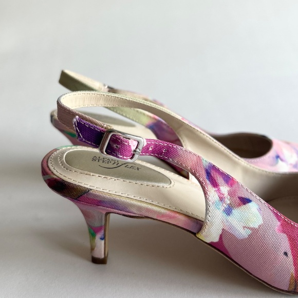 New Alfani Stepnflex Multicolor Flower Canvas Point Toe Heels size 8 - Picture 3 of 16